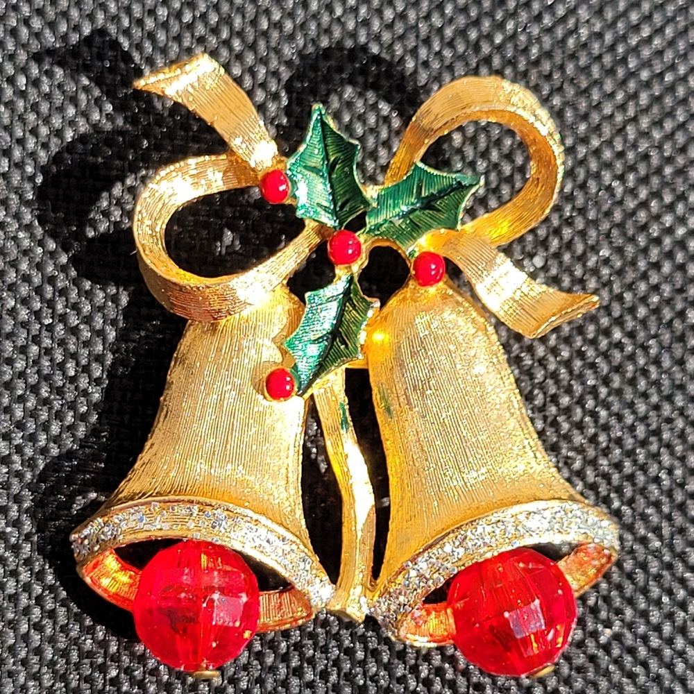 Vintage Holiday Bell Brooch Holly ~ Christmas ~ 1960s or so ~ Pretty!